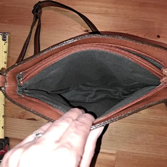 Marlo Shoulder Weave Purse, Double Zipper Opening - Picture 6 of 6